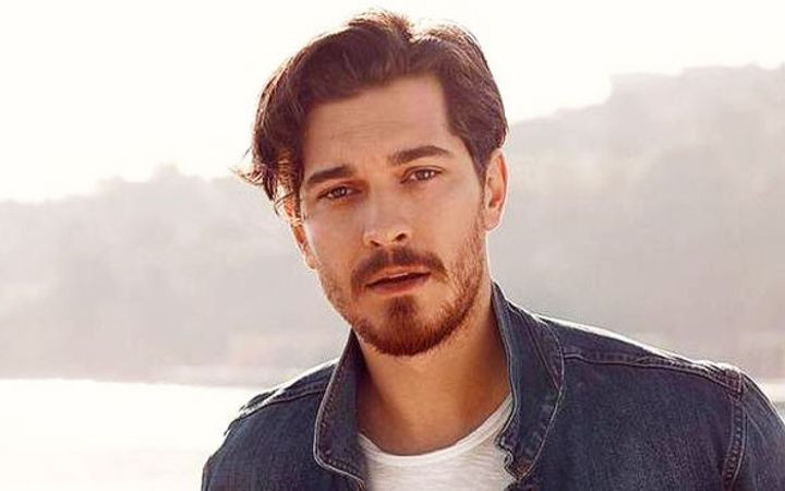 Çağatay Ulusoy'un yeni dizisinden alacağı ücret dudak uçuklattı! Bölüm başına servet kazanacak - Sayfa 3