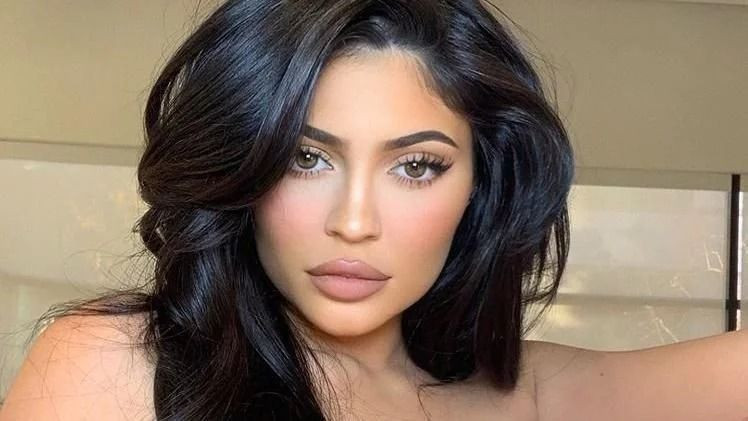 Hamileliği Kylie Jenner'ı durdurmadı! Çırılçıplak kamera karşısına geçti - Sayfa 50