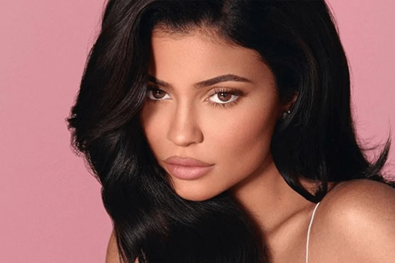 Hamileliği Kylie Jenner'ı durdurmadı! Çırılçıplak kamera karşısına geçti - Sayfa 24