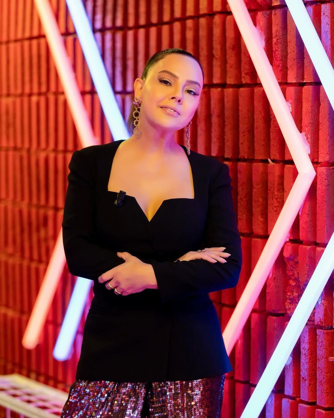 Ebru Gündeş’ten çok konuşulacak paylaşım! Hadise’ye gönderme mi yaptı? - Sayfa 4