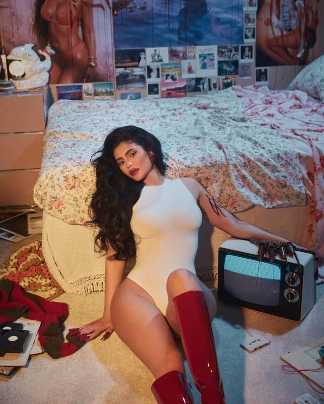 Kylie Jenner pozlarıyla sınırları zorladı! - Sayfa 5