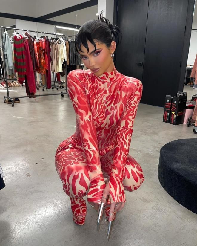 Kylie Jenner pozlarıyla sınırları zorladı! - Sayfa 4