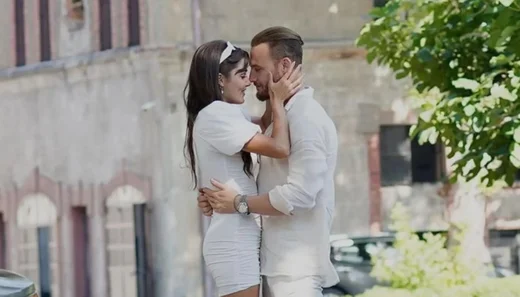 Hande Erçel ve Kerem Bürsin'e zorunlu ayrılık! ABD'ye gitmeye hazırlanırken... - Sayfa 5