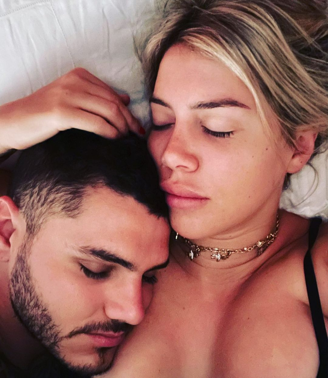 Aldatmayla başlayan Wanda Nara & Mauro Icardi ilişkisi aldatılmayla bitti! 'Aileyi mahvettin...' - Sayfa 1