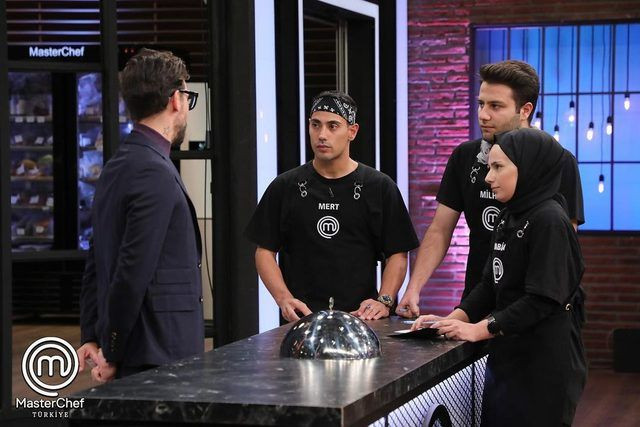 MasterChef’e gözyaşlarıyla veda etti! Ünlü şeflerin duygusal anları... - Sayfa 10