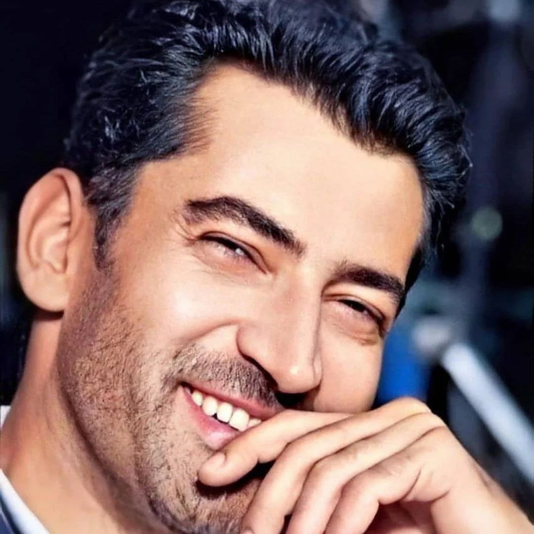 Kenan İmirzalıoğlu ile ağabeyinin inanılmaz benzerliği! Görenler ikiz sanıyor! - Sayfa 5