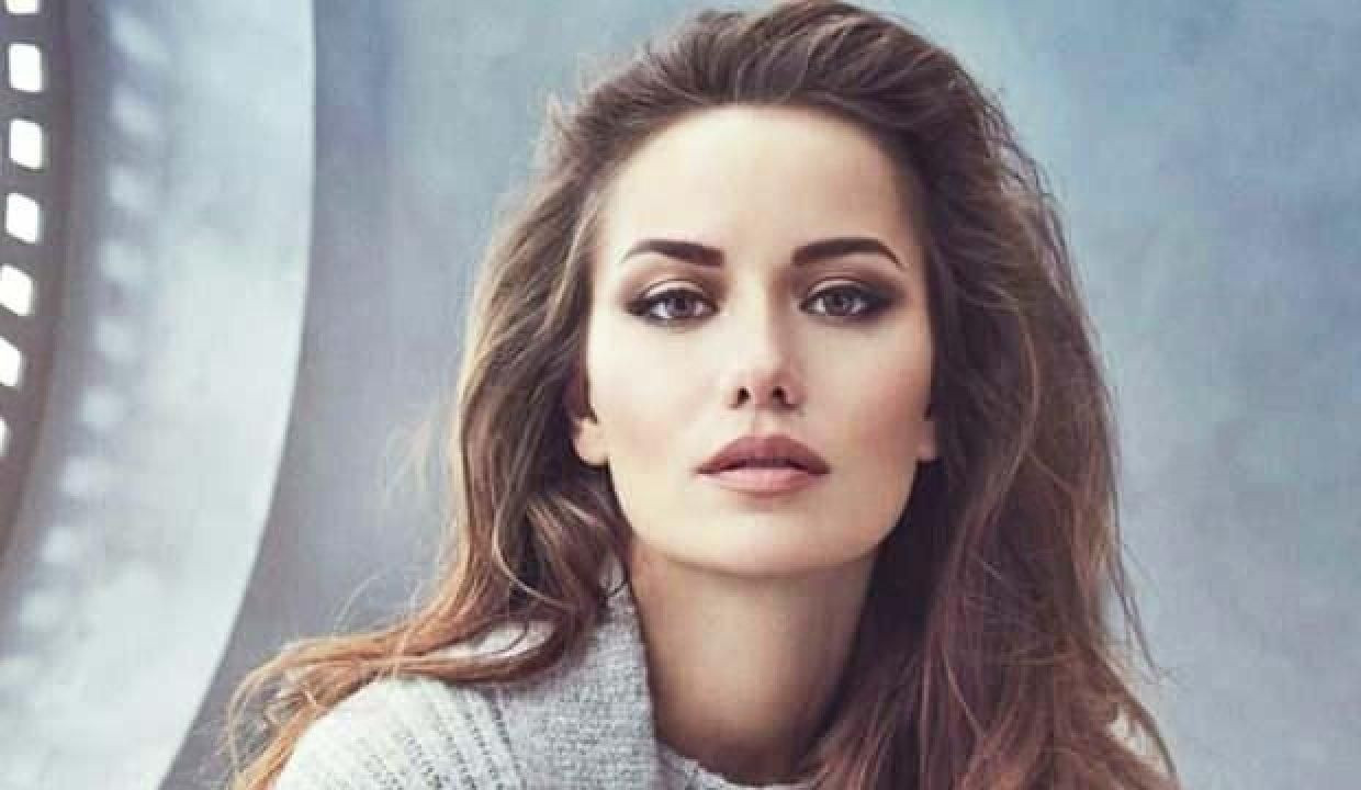 Fahriye Evcen'in çantasının fiyatı dudak uçuklattı! 1 yıllık asgari ücretten fazla... - Sayfa 5