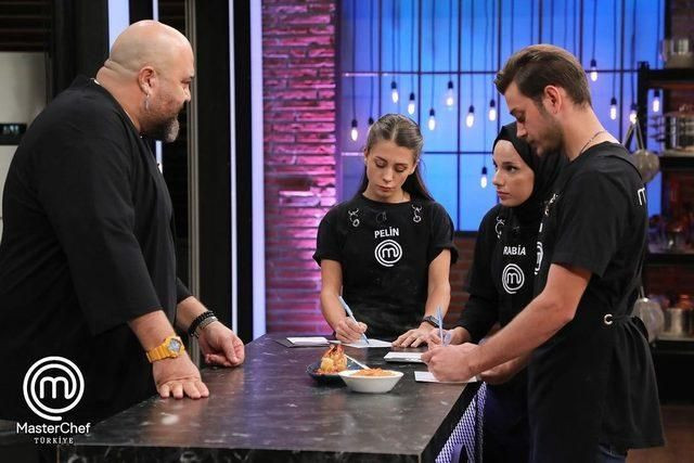 MasterChef’te duygusal anlar! Gözyaşları içinde yarışmaya veda etti - Sayfa 9