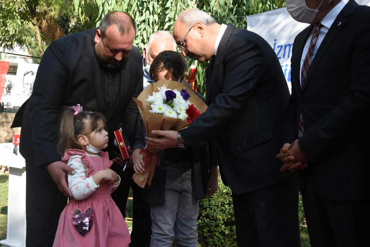 İzmir depreminin simgesi Ayda, annesinin adı verilen parkta oynadı! Babadan yürek burkan sözler - Sayfa 5