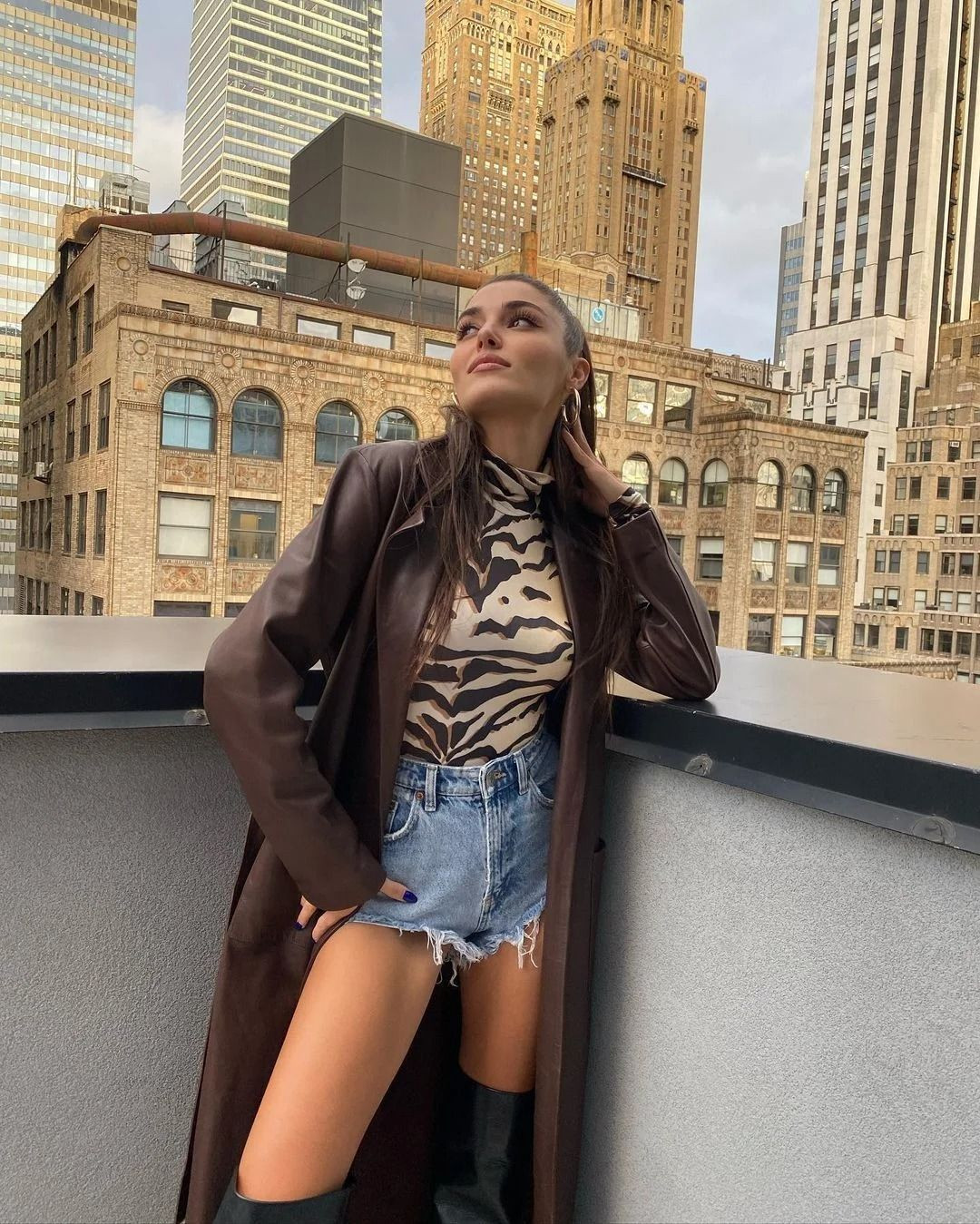 Hande Erçel'in New York pozları yürek hoplattı! Milyonlarca beğeni aldı! - Sayfa 7