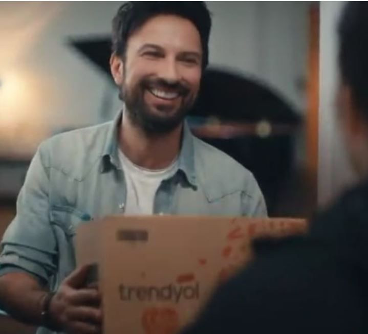 Tarkan'ın Trendyol reklamına Cem Yılmaz'dan olay gönderme! Sosyal medya 'kargocu'ya taktı - Sayfa 2