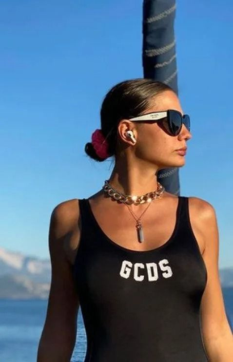 Demet Özdemir’in bikinili pozları göz kamaştırdı! Adeta beğeni yağdı... - Sayfa 35