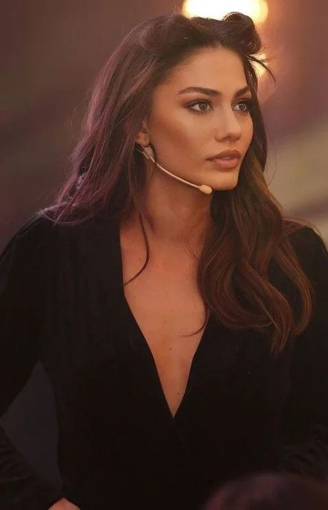 Demet Özdemir’in bikinili pozları göz kamaştırdı! Adeta beğeni yağdı... - Sayfa 23