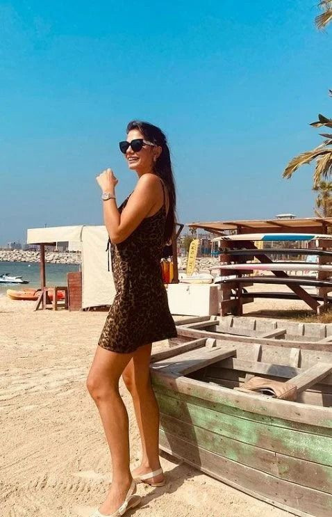 Demet Özdemir’in bikinili pozları göz kamaştırdı! Adeta beğeni yağdı... - Sayfa 42