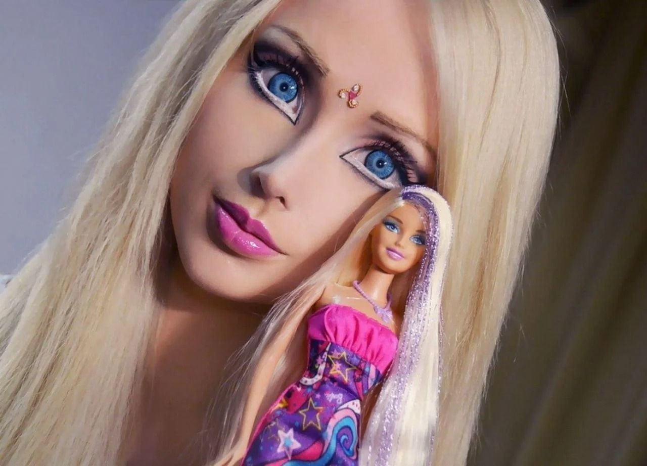 Estetik operasyonları ile Barbie bebeğe benzeyen modelden şaşırtan itiraf! - Sayfa 24