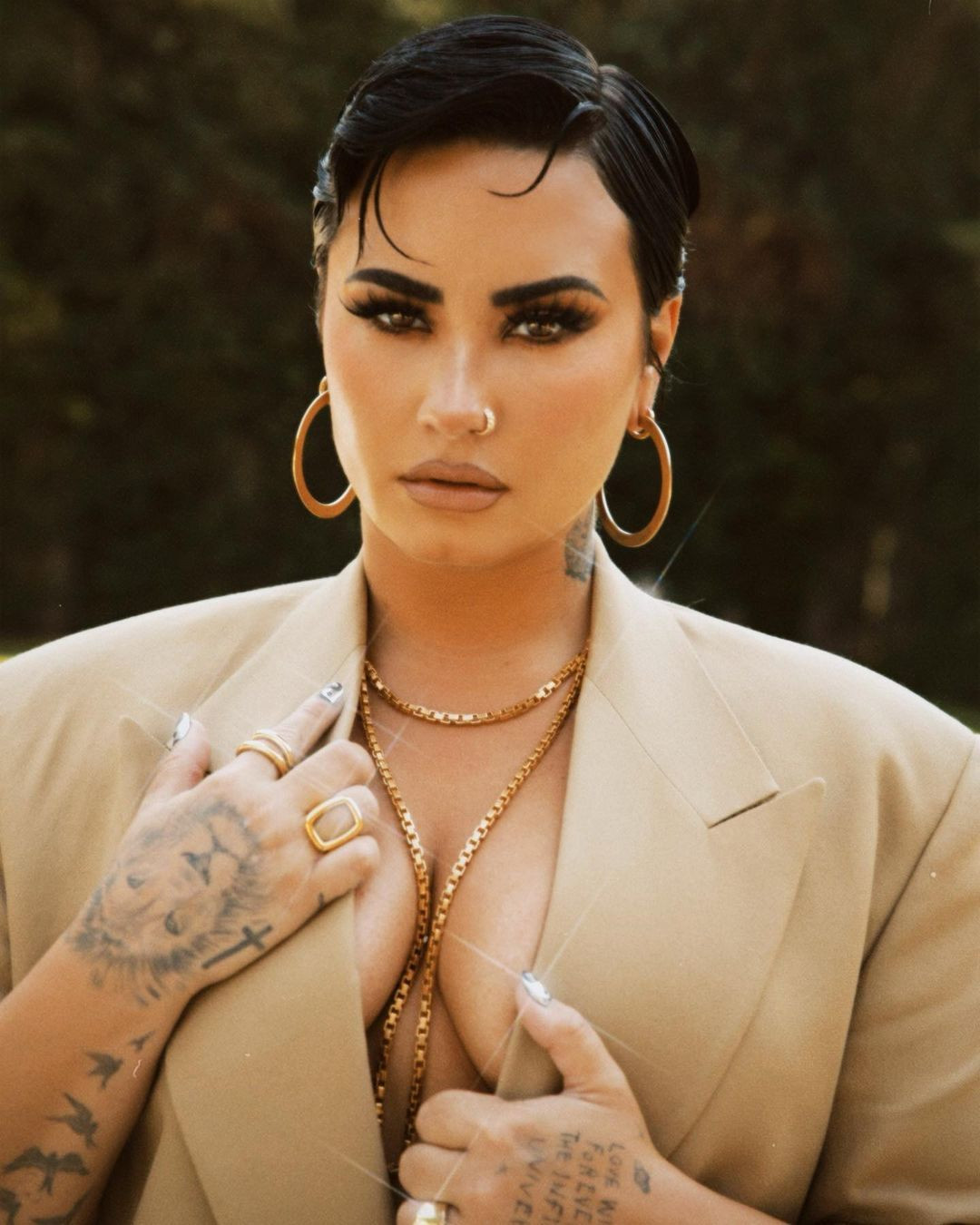 Demi Lovato, kendi tasarladığı cinsiyetsiz seks oyuncağını tanıttı - Sayfa 13