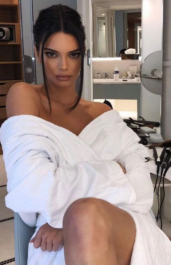 Kendall Jenner’ın cesur seçimi yürek hoplattı! Düğün stili ile dikkat çekti… - Sayfa 36