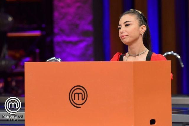 Sevilen yarışmacı MasterChef’e veda etti! Gözyaşlarına boğuldu… - Sayfa 6