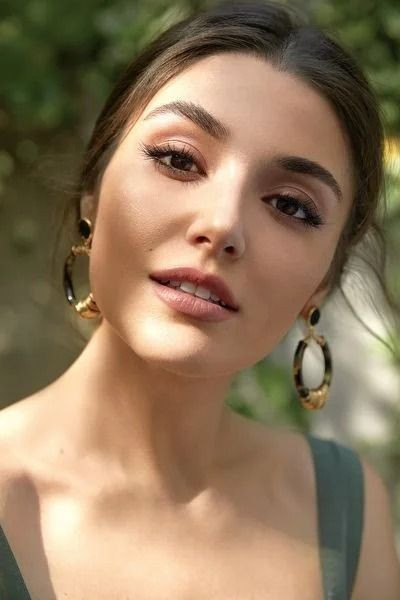 Hande Erçel süper minisinden sonra kırmızı takımıyla da olay yarattı! - Sayfa 40