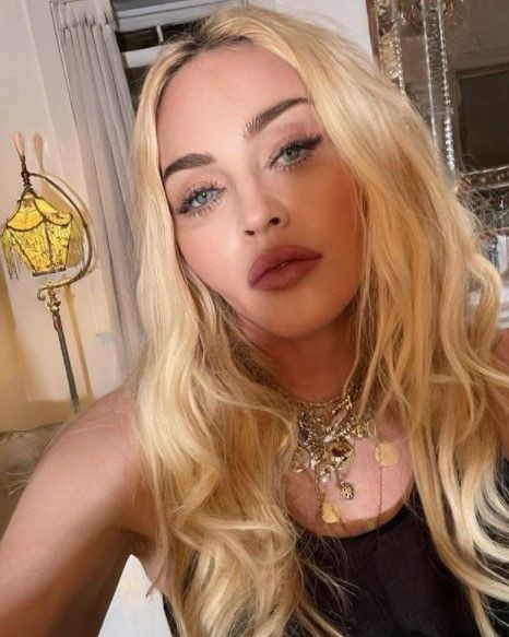 63 yaşındaki Madonna ortalığı salladı! Çıplak pozları gündeme bomba gibi düştü - Sayfa 39