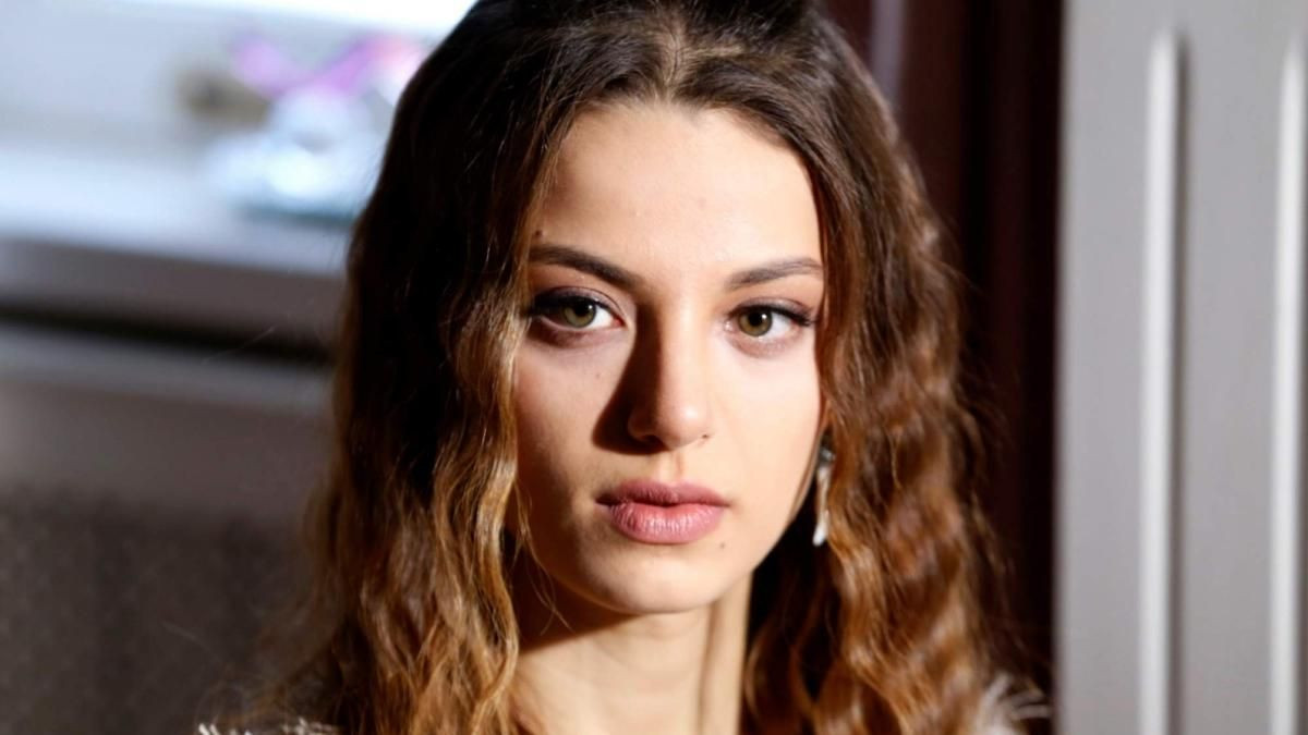 Paramparça dizisinin Cansu’su Leyla Tanlar’ın değişimi dudak uçuklattı! “Ne yaptın yüzüne?” - Sayfa 9