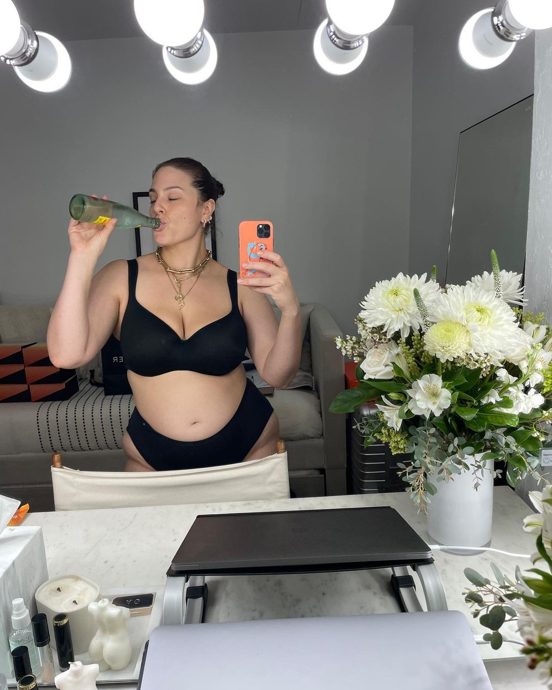 Karnı burnunda Ashley Graham'dan çıplak paylaşım! - Sayfa 12