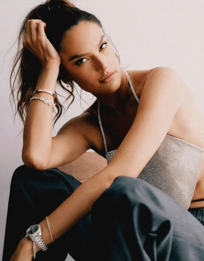 Ünlü model Alessandra Ambrosio cesur pozlarıyla mest etti! - Sayfa 24