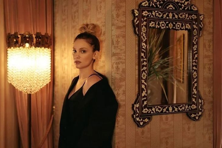 Farah Zeynep Abdullah’tan ‘Acıların Kadını’ pozu! Benzerliği olay oldu… - Sayfa 2