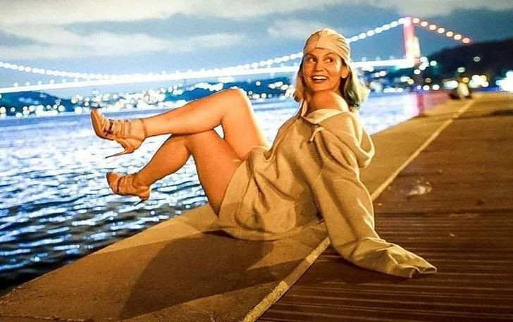 Farah Zeynep Abdullah’tan ‘Acıların Kadını’ pozu! Benzerliği olay oldu… - Sayfa 24