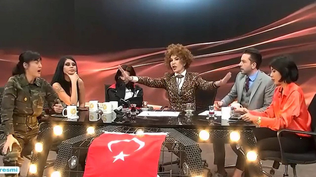 Gece yarısı herkese seslendi! Terör örgütü elebaşının bayrağıyla olan kareyi paylaştı - Sayfa 11