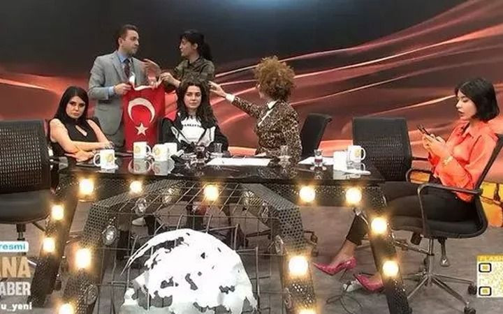 Gece yarısı herkese seslendi! Terör örgütü elebaşının bayrağıyla olan kareyi paylaştı - Sayfa 15