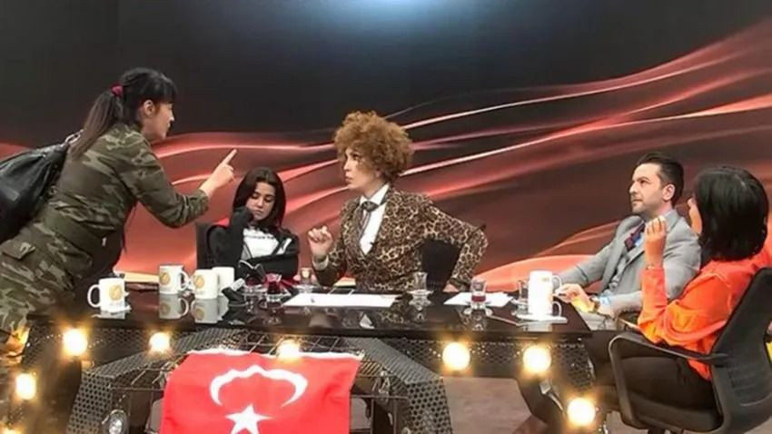 Gece yarısı herkese seslendi! Terör örgütü elebaşının bayrağıyla olan kareyi paylaştı - Sayfa 5