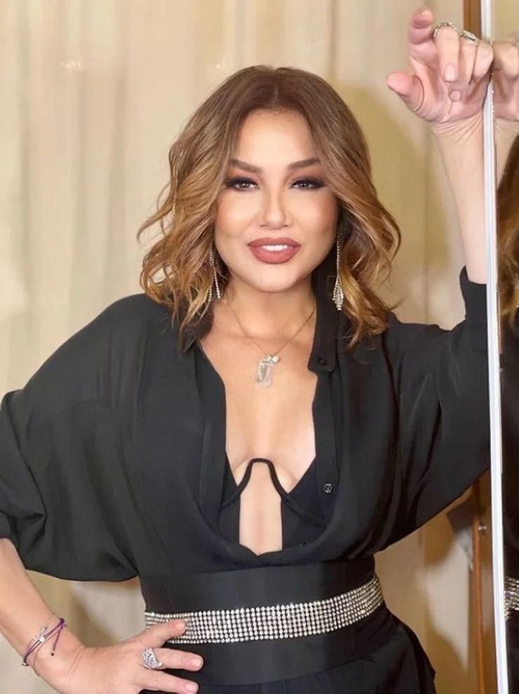 Deniz Seki Photoshop’u abarttı! Sosyal medyanın diline düştü: 'Neden aynadaki daha kilolu?' - Sayfa 32