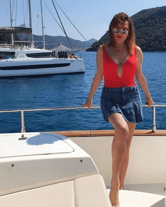 Deniz Seki Photoshop’u abarttı! Sosyal medyanın diline düştü: 'Neden aynadaki daha kilolu?' - Sayfa 17