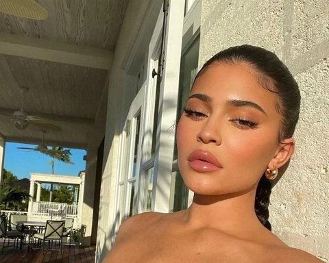 Kylie Jenner çırılçıplak verdiği cesur pozuyla nefes kesti! Eski halinden eser yok - Sayfa 64