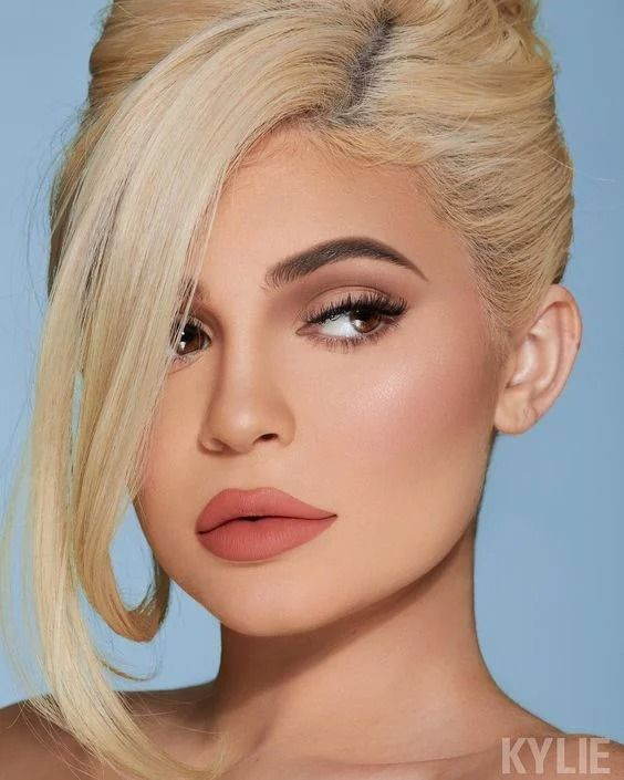 Kylie Jenner çırılçıplak verdiği cesur pozuyla nefes kesti! Eski halinden eser yok - Sayfa 58