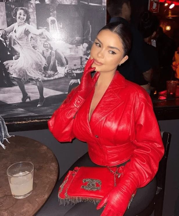 Demi Rose yine yaptı yapacağını! Transparan örtünün altında çırılçıplak poz verdi - Sayfa 13