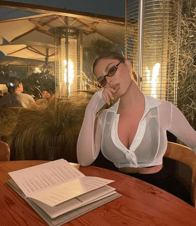 Demi Rose yine yaptı yapacağını! Transparan örtünün altında çırılçıplak poz verdi - Sayfa 17