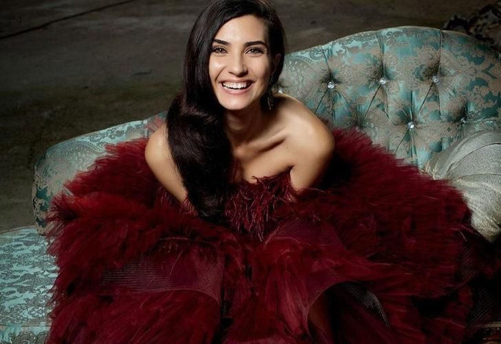 Tuba Büyüküstün güzelliğini annesinden almış! Görenler şoke oldu - Sayfa 4