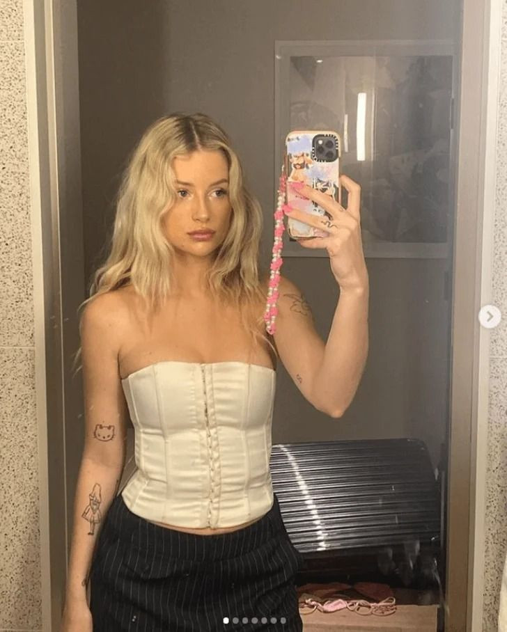 Lottie Moss pembe mini bikinili pozuyla parmak ısırttı! Sosyal medyanın nabzını yükseltti - Sayfa 28