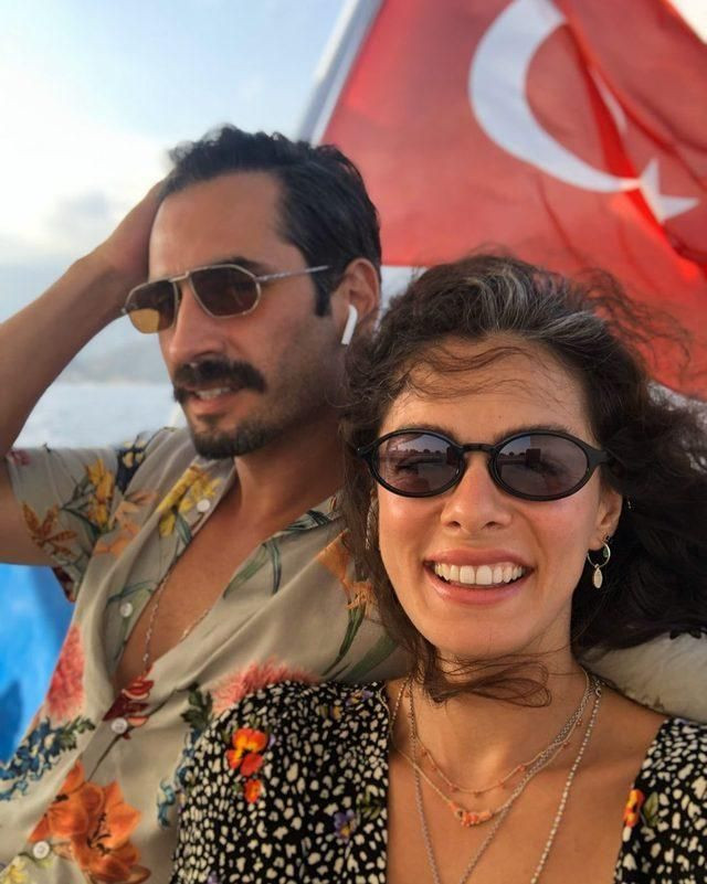 Özge Özpirinçci Burak Yamantürk'ün yarı çıplak pozlarını paylaştı! ''İyi ki doğdun hot daddy!" - Sayfa 3