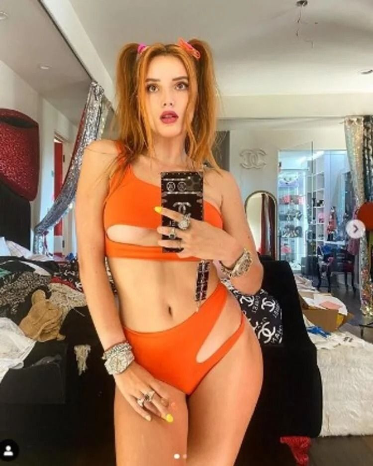 Bella Thorne'dan Noel'e özel nefes kesen jartiyerli pozlar! "Senin gibisini..." - Sayfa 4