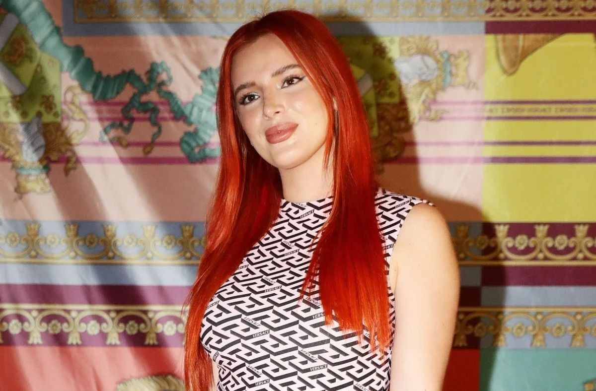 Bella Thorne'dan Noel'e özel nefes kesen jartiyerli pozlar! "Senin gibisini..." - Sayfa 9