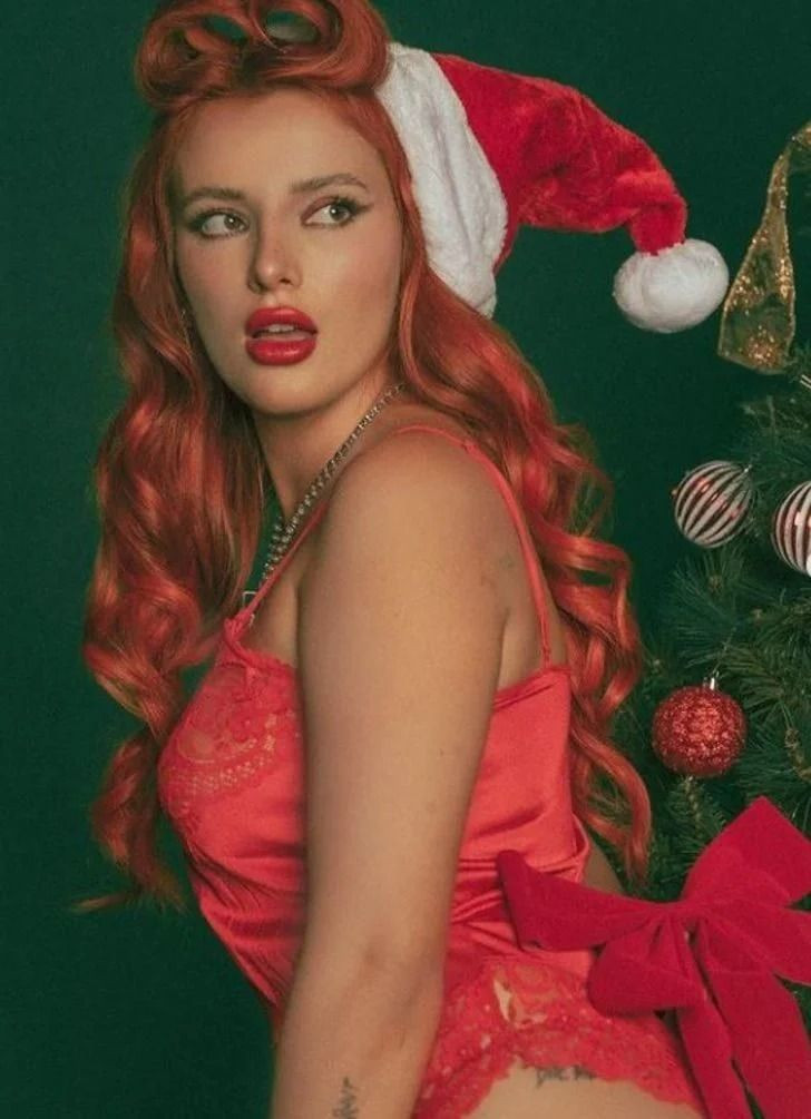 Bella Thorne'dan Noel'e özel nefes kesen jartiyerli pozlar! "Senin gibisini..." - Sayfa 12