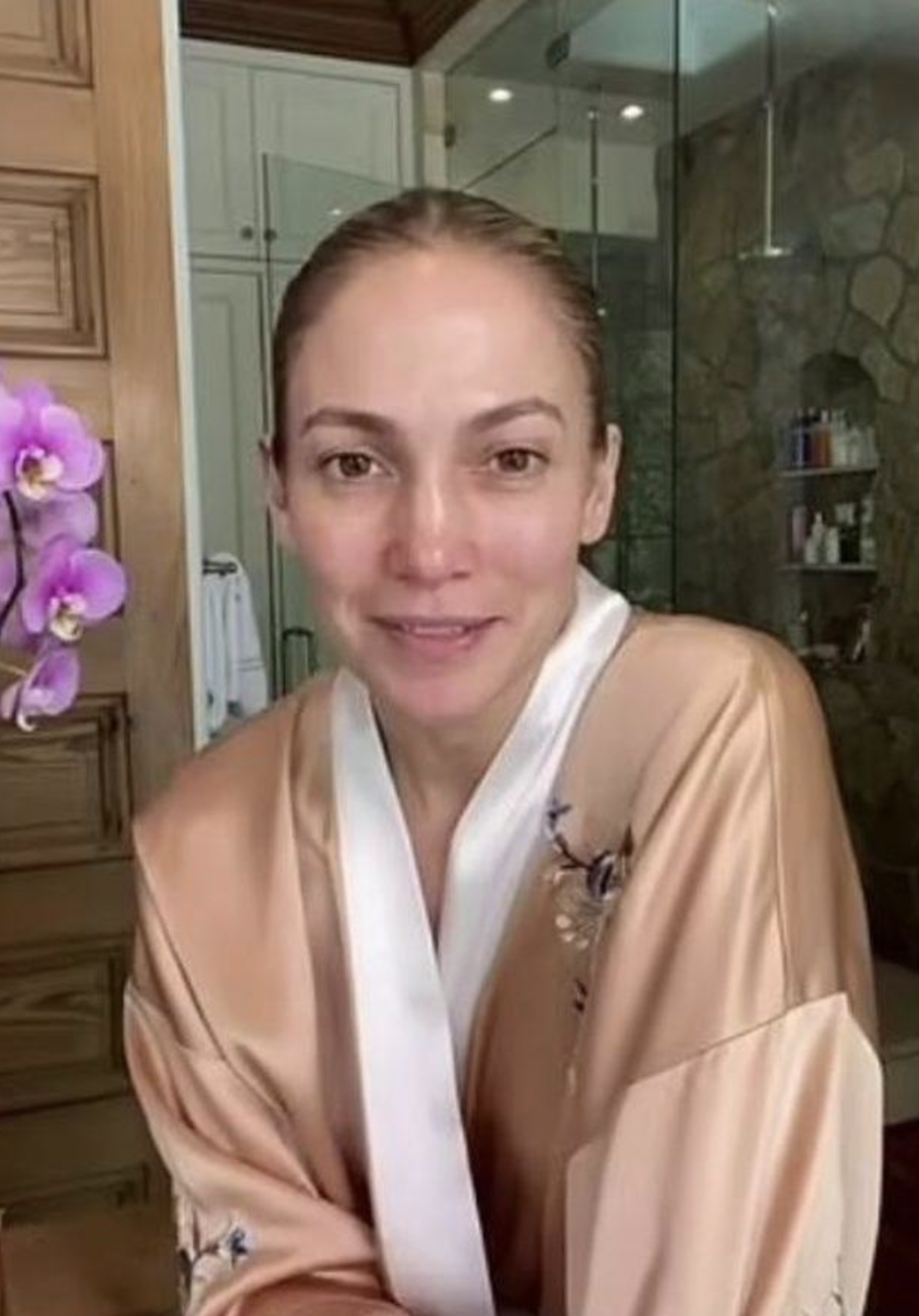 Jennifer Lopez’i makyajsız görenler gözlerine inanamadı! Hayranları şoka uğradı - Sayfa 10