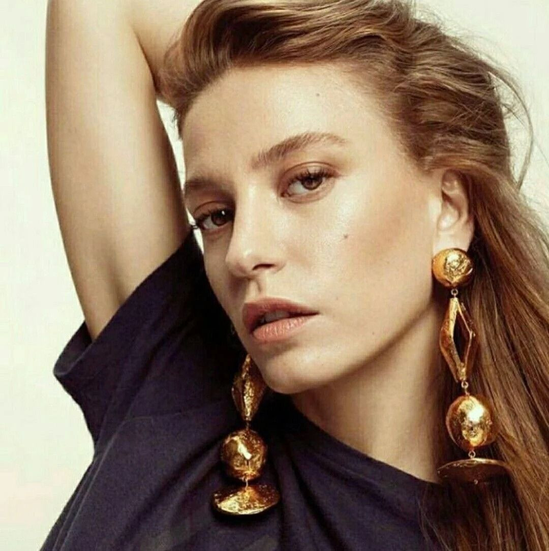 Serenay Sarıkaya'nın çorap terlik kombini olay oldu! “Adana tarzı Serenay” - Sayfa 19