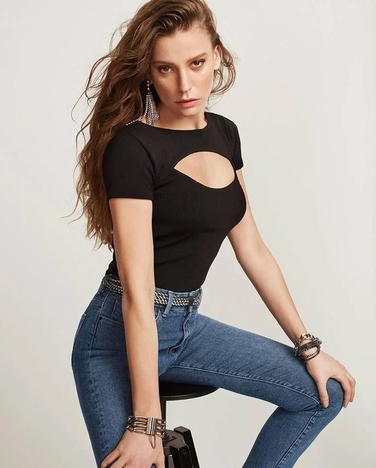 Serenay Sarıkaya'nın çorap terlik kombini olay oldu! “Adana tarzı Serenay” - Sayfa 21