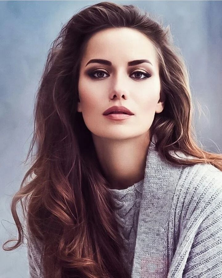 Fahriye Evcen'in 20 yaşındaki hali görenleri şaşkına çevirdi! O dizide liseliyi oynamış - Sayfa 25