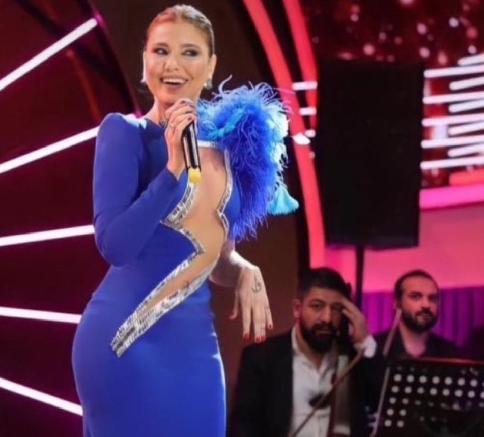 Gülben Ergen İbo Show için göğsünün yarısını açıkta bıraktı! ‘Çatlayacaklar…’ - Sayfa 12