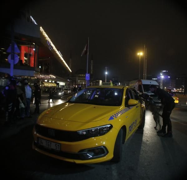 Taksim'de yılbaşı yoğunluğu dikkat çekti! Atlı polisler tek tek aradı: Galata büyüledi - Sayfa 36